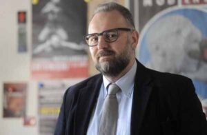 L’assessore Mezzetti solidale con gli artisti querelati dall’ex sindaco di Brescello: “E’ una intimidazione”, e lancia la sfida dal web con l’hastag #querelaancheme