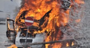 L’acquisto non si perfeziona e loro rubano il camper per poi dargli fuoco: quattro denunciati