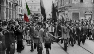 La celebrazione del 25 aprile a Reggio Emilia. Al mattino la cerimonia in piazza Martiri del 7 Luglio, al pomeriggio l’apertura di casa Manfredi a Villa Sesso