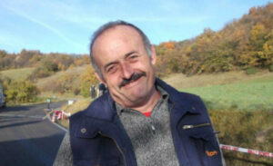 Il candidato leghista che vuole “sparare alla sinistra” (poi non è vero, non l’ha mai detto)