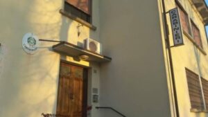 Spacca il naso all’inquilino moroso