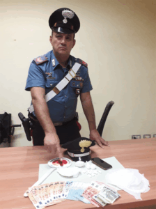 Mezzo etto di cocaina in casa a Reggio Emilia: un arresto