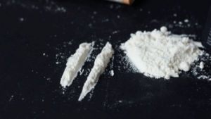 Dosi di cocaina pronte allo spaccio: pusher minorenne arrestato dai Carabinieri