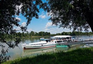 Deruba due donne a Lido Po di Boretto