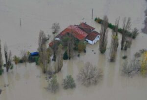 La piena del Po attesa nel reggiano per il 26 novembre. Tecnici allertati e Sindaci in Prefettura