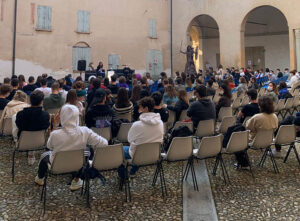 Le Classi del Gobetti incontrano Liliana Manfredi nel cortile della Rocca