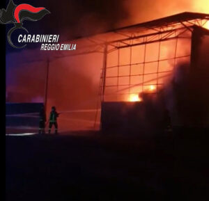 Castellarano, incendio in un fienile. Indagini dei Carabinieri