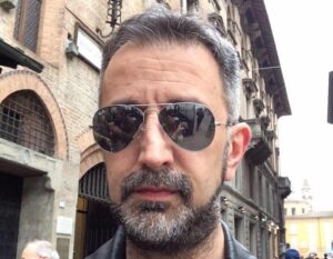 La morte di Alberto Agazzani “Non è suicidio”, altri dubbi sul caso della morte del critico d’arte