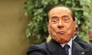 Berlusconi promette di piantare un milione di alberi (non ha detto dove ce li metterà)