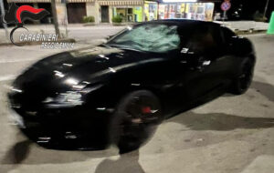 Distrugge l’auto del vocalist di una discoteca: arrestato dai Carabinieri