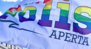 Polis Aperta, a convegno a Reggio Emilia: “Discriminatə dentro e fuori le istituzioni. Aprire un dialogo fra parti sociali e contrastare insieme i crimini d’odio”