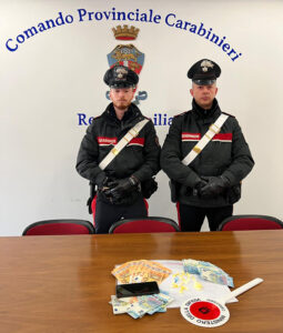 Cocaina negli slip e mille euro in tasca: arrestato