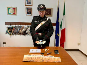 Fermato con le dosi di cocaina: pensionato arrestato dai Carabinieri