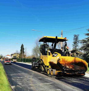 Continuano i lavori del Piano Straordinario Strade. Al via asfaltature notturne