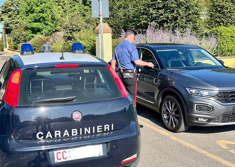 Maltrattamenti e violenze alla moglie. Applicato il braccialetto elettronico
