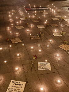 Oggi, sabato 11 novembre 2023, in piazza Fontanesi a Reggio Emilia un flash mob per chiedere di fermare la guerra