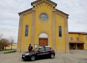 Scandiano: Devasta chiesa e decapitata statua della Madonna a Ca’ de Caroli