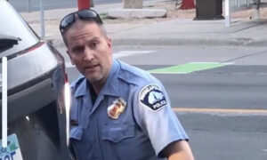 Ventidue coltellate in cella all’ex poliziotto che uccise George Floyd