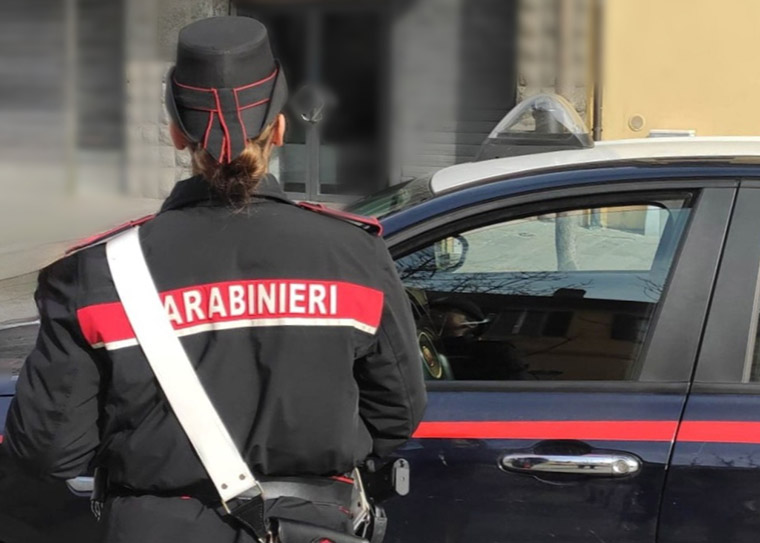 Pestato nei pressi della scuola: tre minori denunciati