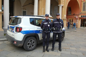 Reggio Emilia. Da lunedì 11 marzo body cam sulle divise degli agenti della Polizia Locale in pattuglia