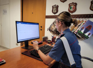 Si introducono nei locali di una palestra di Scandiano e li danneggiano: denunciati