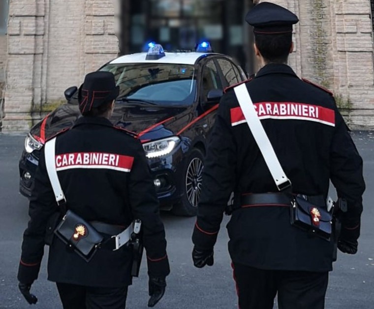 Perseguita e minaccia l’ex compagna: denuncia e divieto di avvicinamento