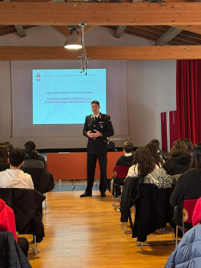 Reggio Emilia 689 Carabinieri Lezioni Scuole