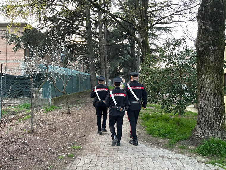 Quattro minori denunciati per avere pestato coetanei in parco pubblico