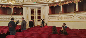 “Adotta un Regaz”, su Rai Uno il progetto che mette insieme giovani e teatro realizzato tra Reggio Emilia e Bologna