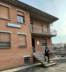 Trappola d’amore online: giovane vittima di estorsione dopo incontri con una donna conosciuta sul web