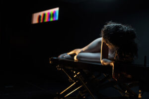 Metti che Tosca sopravviva al suicidio. Al Teatro Ariosto “My Name is Floria”