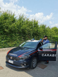 Violenza per un debito non saldato: due denunciati