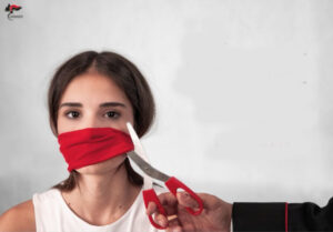 Violenza domestica a Reggio Emilia: 57enne scandianese denunciato per lesioni aggravate