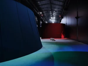 All’HangarBicocca di Milano, dentro la ferita luminosa di Nan Goldin